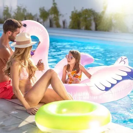 In Near & Pool 度假居 *