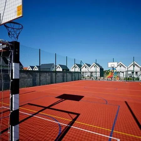 Nyaraló In Near & Pool Sarbinowo