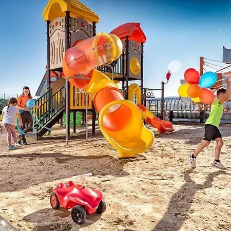 In Near & Pool Nyaraló Sarbinowo