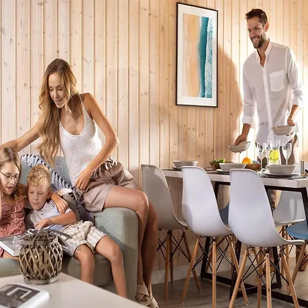 In Near & Pool Nyaraló