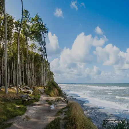 In Near & Pool Nyaraló *