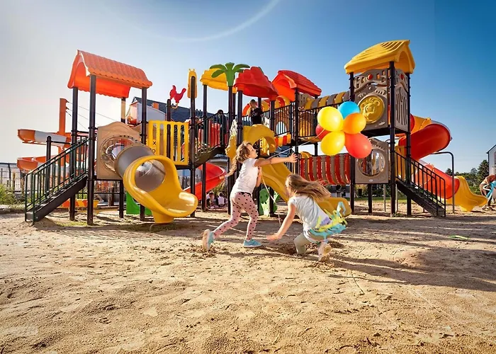 In Near & Pool Hébergement de vacances Sarbinowo